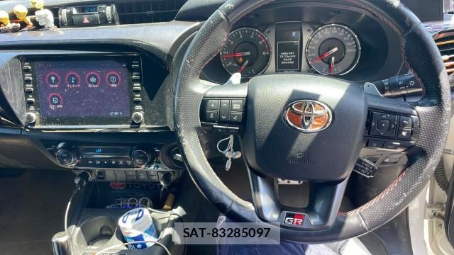 Toyota HILUX 2023-03 8280518-15