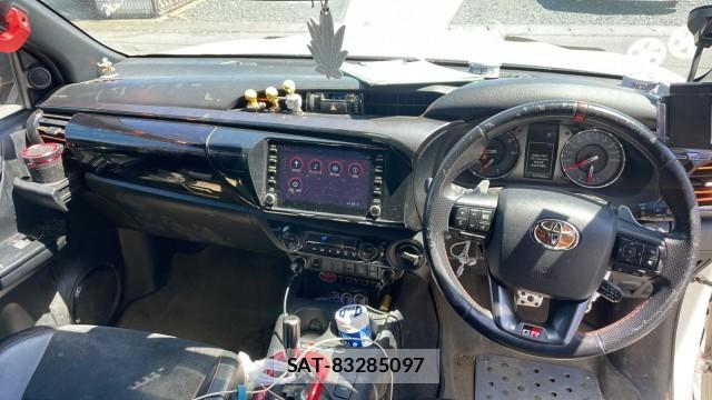 Toyota HILUX 2023-03 8280518-16