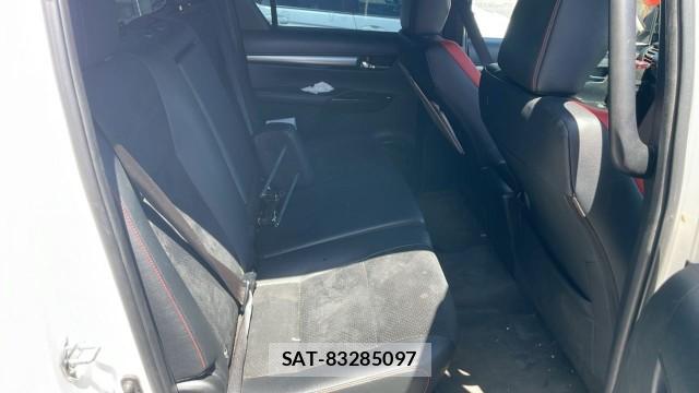 Toyota HILUX 2023-03 8280518-2