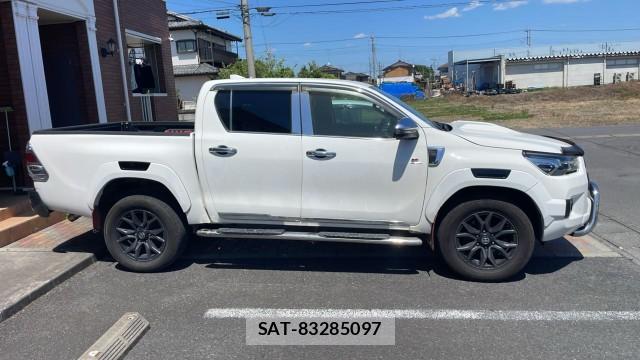 Toyota HILUX 2023-03 8280518-3