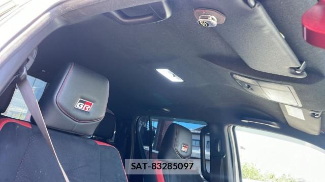 Toyota HILUX 2023-03 8280518-5