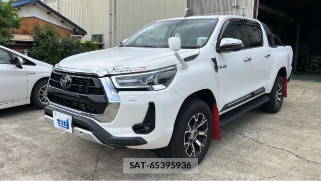 Toyota HILUX 2021-04 8281381-0