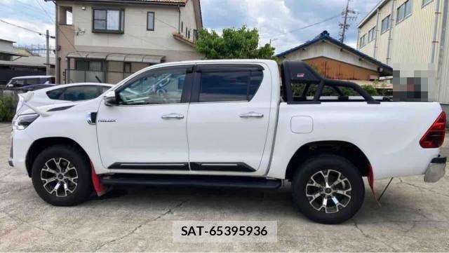 Toyota HILUX 2021-04 8281381-10