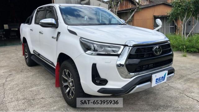 Toyota HILUX 2021-04 8281381-11