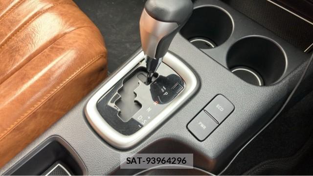 Toyota HILUX 2022-11 8281529-14