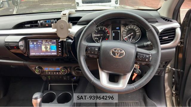 Toyota HILUX 2022-11 8281529-16