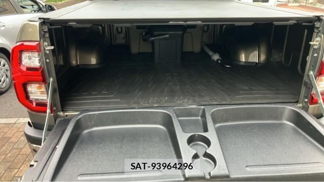 Toyota HILUX 2022-11 8281529-17