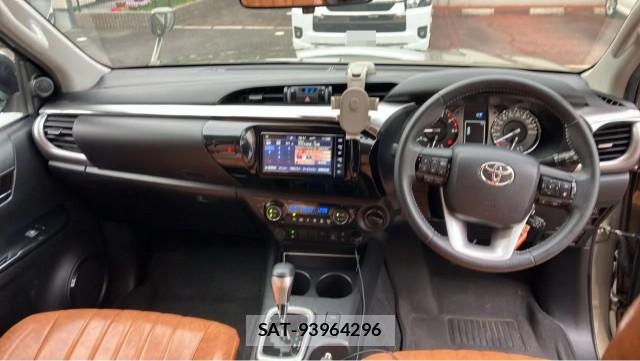 Toyota HILUX 2022-11 8281529-2