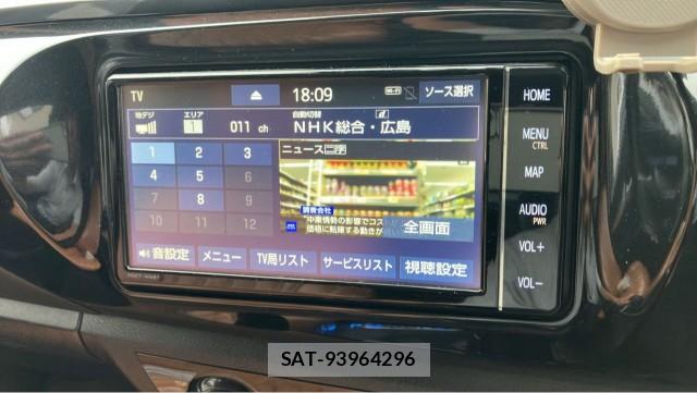 Toyota HILUX 2022-11 8281529-4