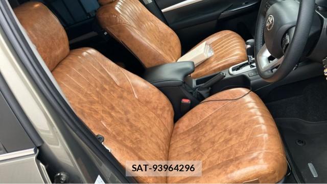 Toyota HILUX 2022-11 8281529-5
