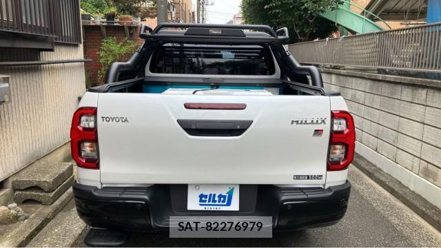 Toyota HILUX 2024-05 8282179-1