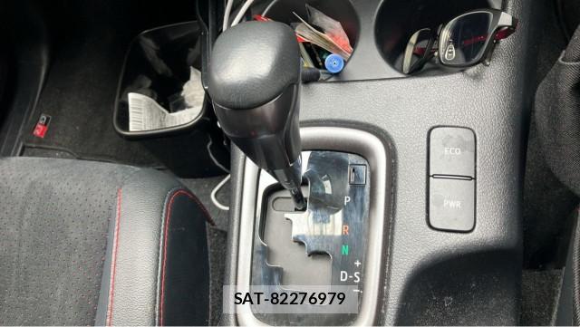 Toyota HILUX 2024-05 8282179-14
