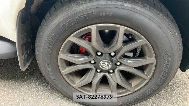 Toyota HILUX 2024-05 8282179-8