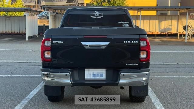 Toyota HILUX 2022-01 8282254-1