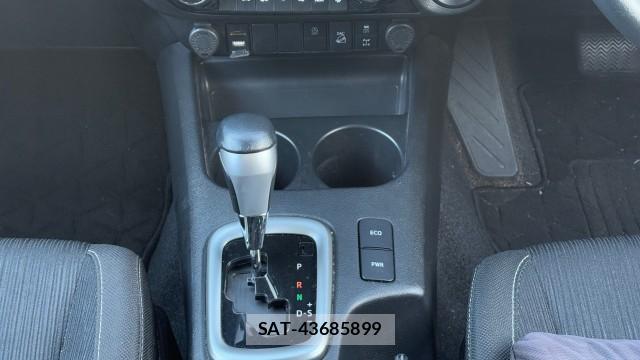 Toyota HILUX 2022-01 8282254-12