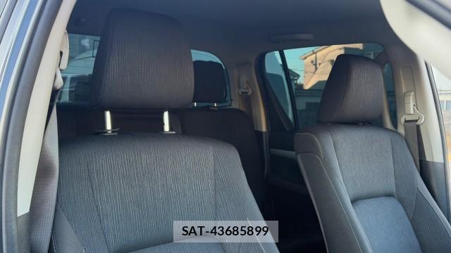 Toyota HILUX 2022-01 8282254-4