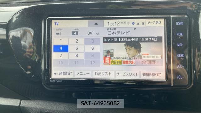 Toyota HILUX 2022-07 8282286-4