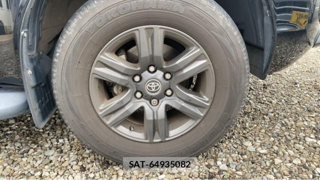 Toyota HILUX 2022-07 8282286-8