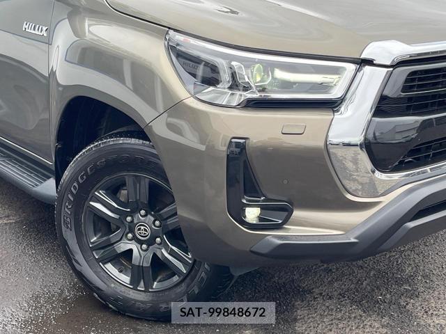 Toyota HILUX 2022-02 8282515-11