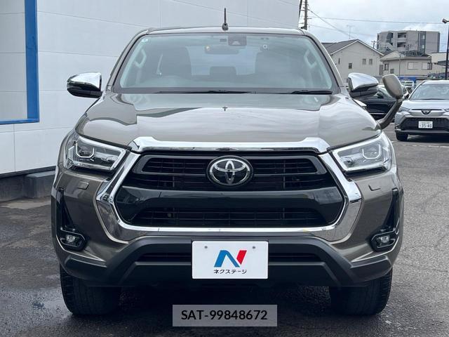 Toyota HILUX 2022-02 8282515-13
