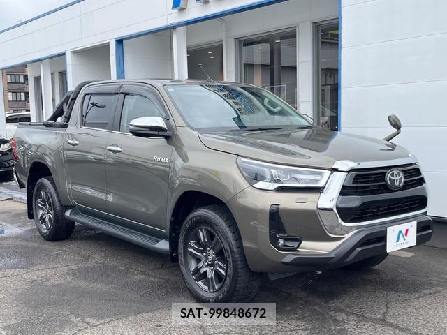 Toyota HILUX 2022-02 8282515-15