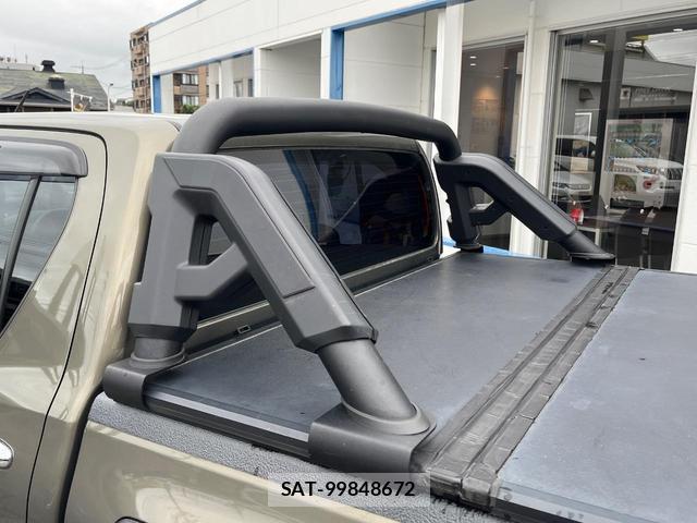 Toyota HILUX 2022-02 8282515-4