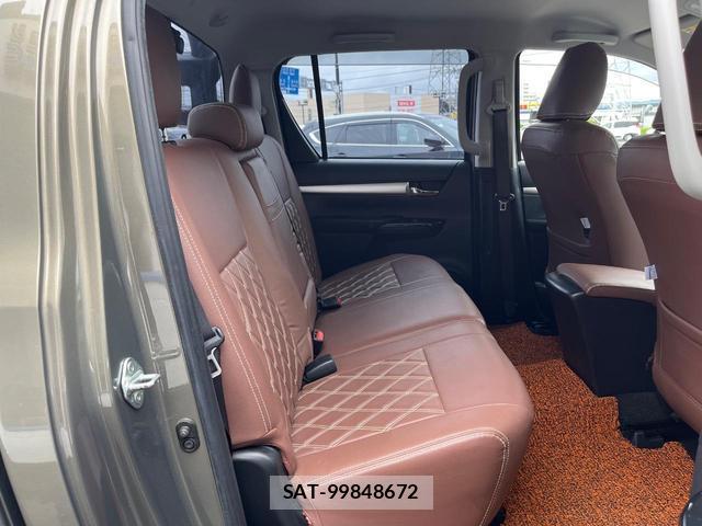 Toyota HILUX 2022-02 8282515-8