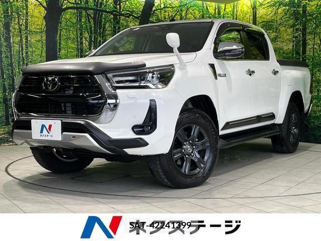 Toyota HILUX 2021-04 8283646-0