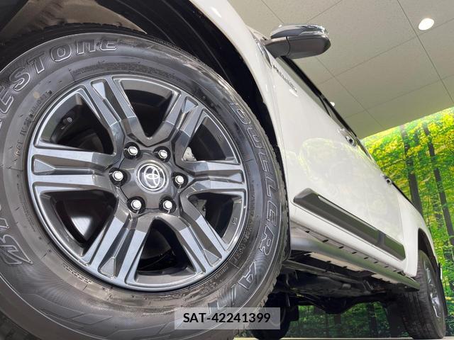 Toyota HILUX 2021-04 8283646-12