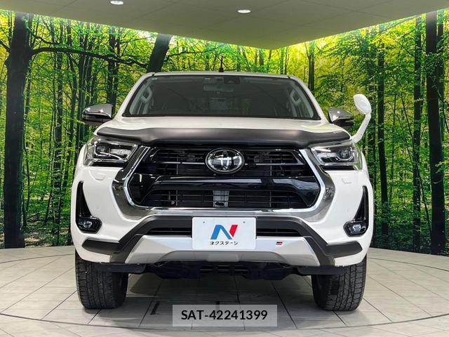 Toyota HILUX 2021-04 8283646-13