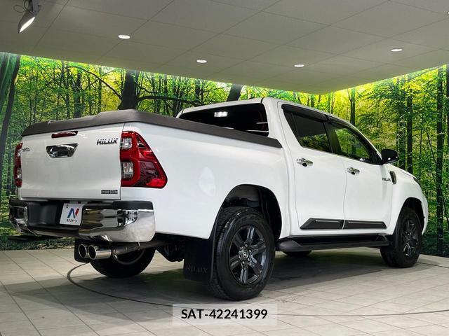 Toyota HILUX 2021-04 8283646-16