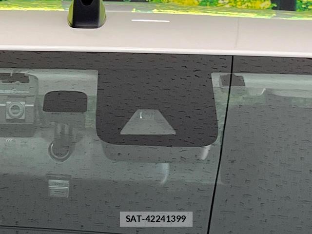 Toyota HILUX 2021-04 8283646-2