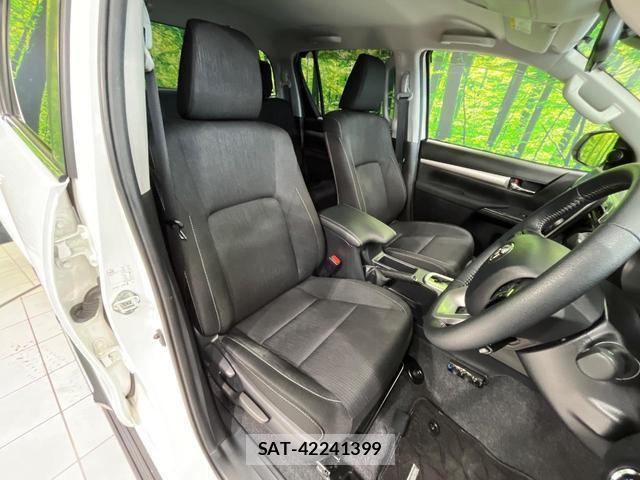 Toyota HILUX 2021-04 8283646-7