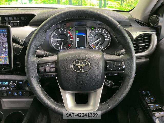 Toyota HILUX 2021-04 8283646-9