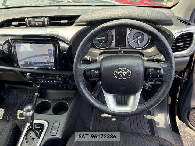 Toyota HILUX 2022-02 8284377-2