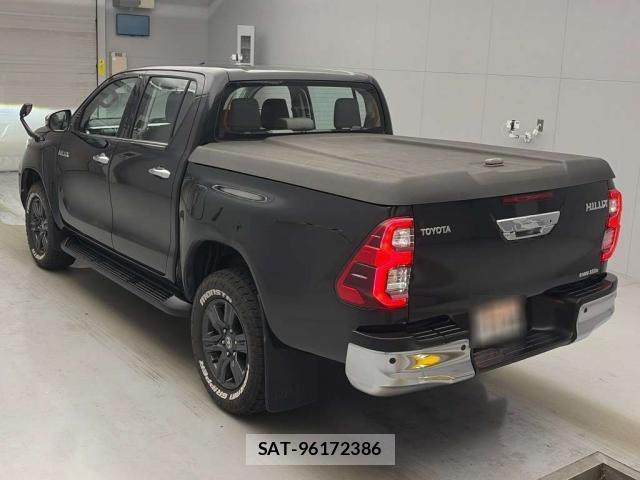 Toyota HILUX 2022-02 8284377-4