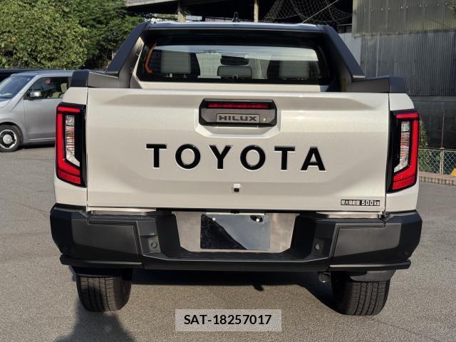 Toyota HILUX 2026-08 8284532-13