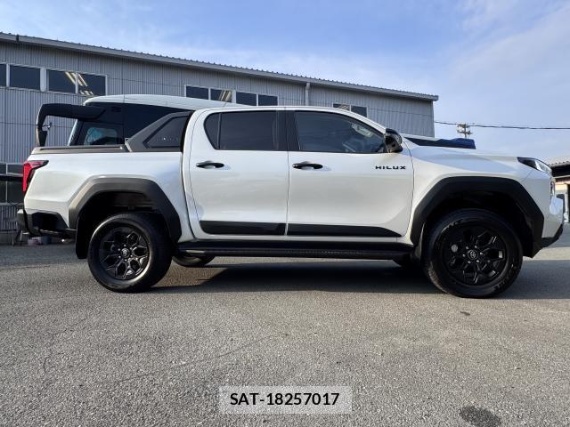 Toyota HILUX 2026-08 8284532-15