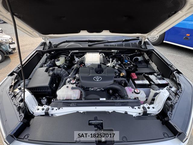 Toyota HILUX 2026-08 8284532-18