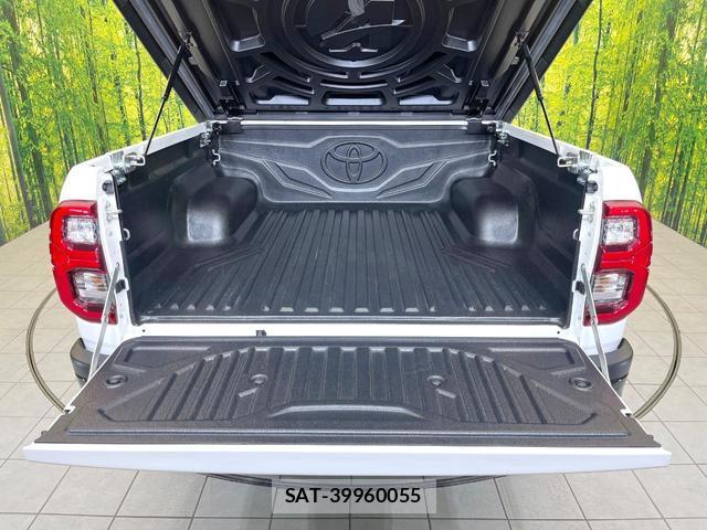 Toyota HILUX 2024-01 8285077-9