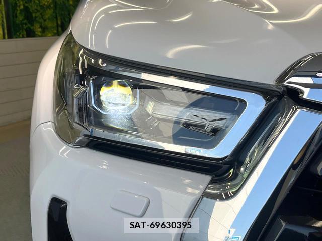 Toyota HILUX 2023-07 8285464-11