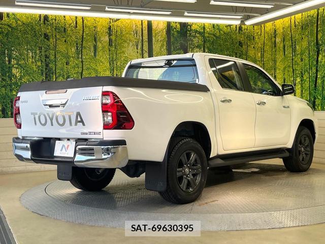 Toyota HILUX 2023-07 8285464-16