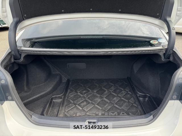 Lexus HS 2010-02 8277714-15