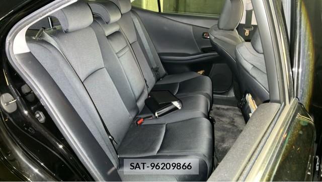 Lexus HS 2011-04 8280678-6