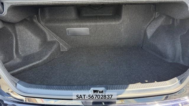 Lexus HS 2011-07 8282126-13