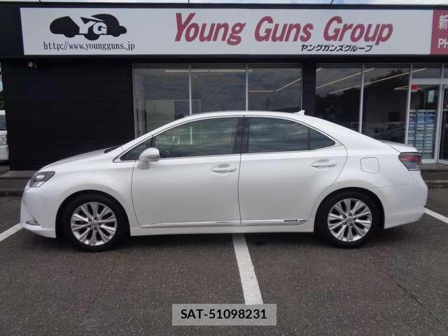 Lexus HS 2015-05 8282989-1