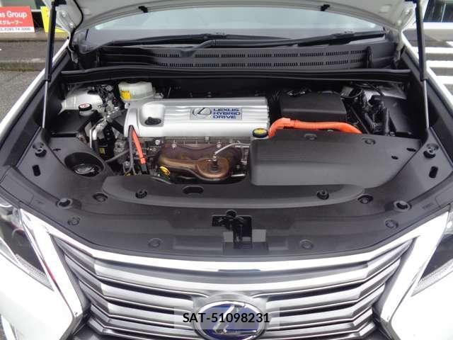 Lexus HS 2015-05 8282989-18