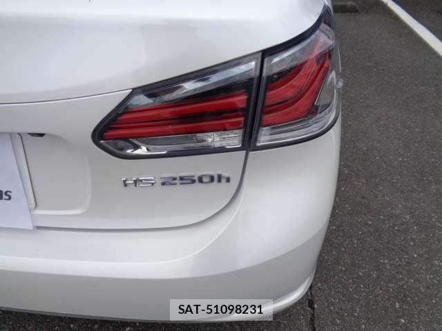Lexus HS 2015-05 8282989-6