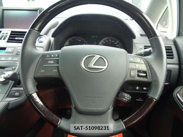 Lexus HS 2015-05 8282989-9
