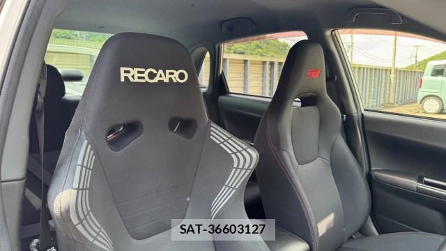 Subaru IMPREZA 2014-01 8281929-5
